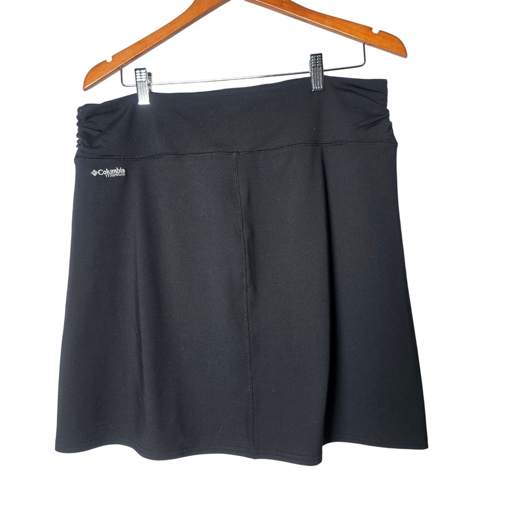 Columbia Titanium Black Omni Shade Skirt‎ Women's Size L Skirt Gorpcore Hiking
